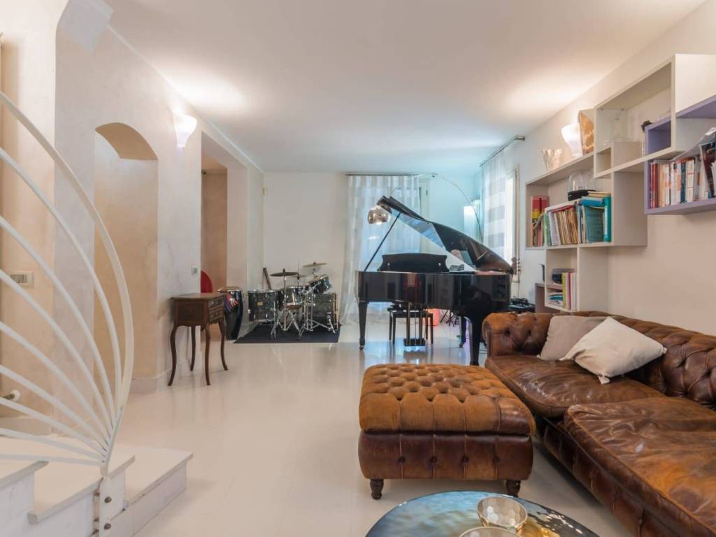 casa indipendente in vendita a Rimini in zona Santa Giustina