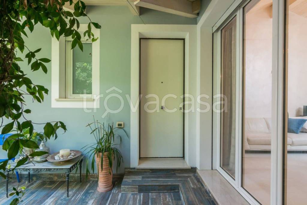 casa indipendente in vendita a Rimini in zona Viserba