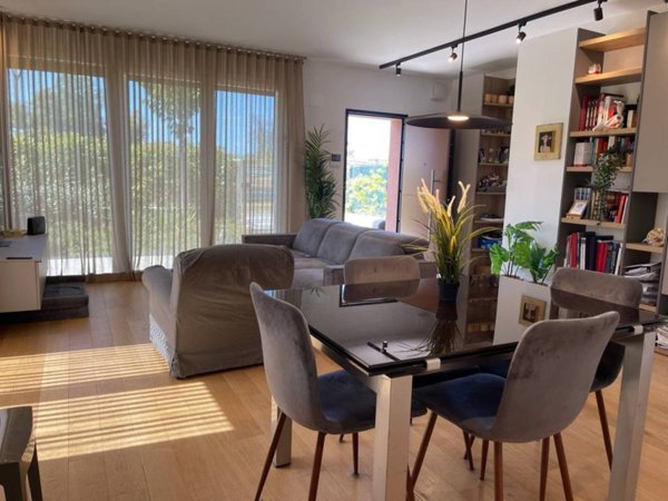 casa indipendente in vendita a Rimini in zona Viserba