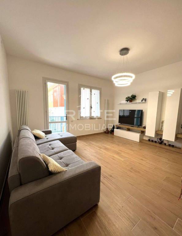 casa indipendente in vendita a Rimini in zona Viserbella