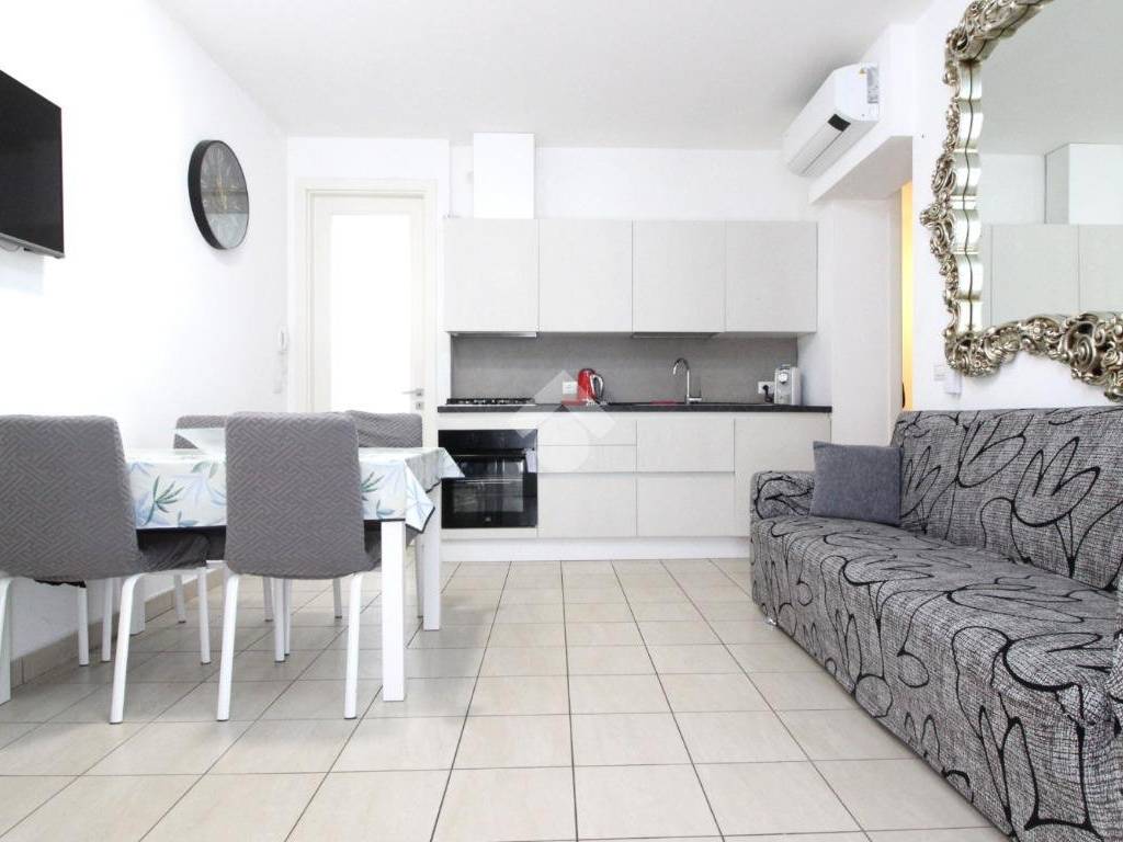 appartamento in vendita a Rimini in zona Marina Centro