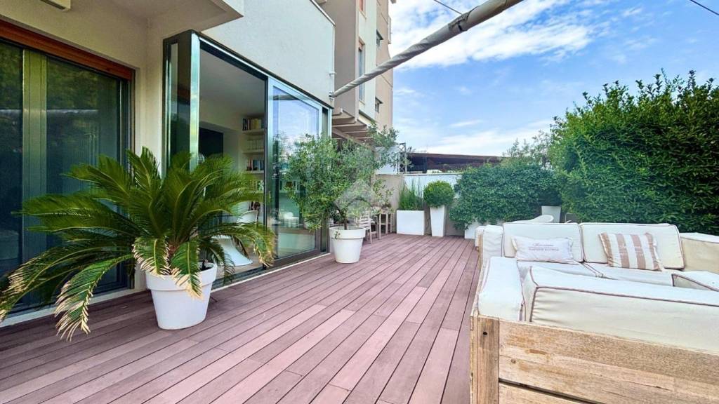 appartamento in vendita a Rimini in zona Marina Centro