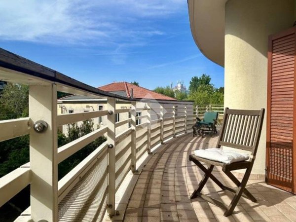 appartamento in vendita a Rimini in zona Marina Centro
