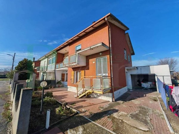 casa indipendente in vendita a Rimini in zona Celle