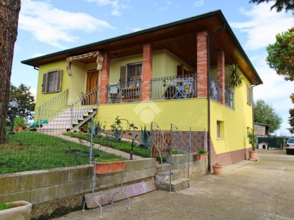 casa indipendente in vendita a Rimini in zona Gaiofana