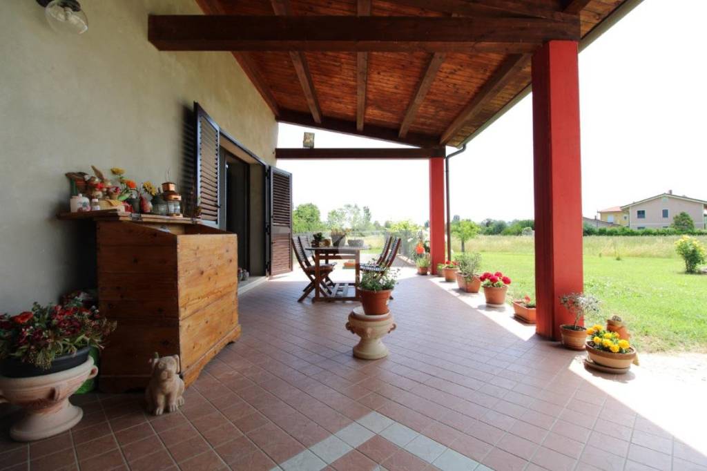 casa indipendente in vendita a Rimini in zona Gaiofana