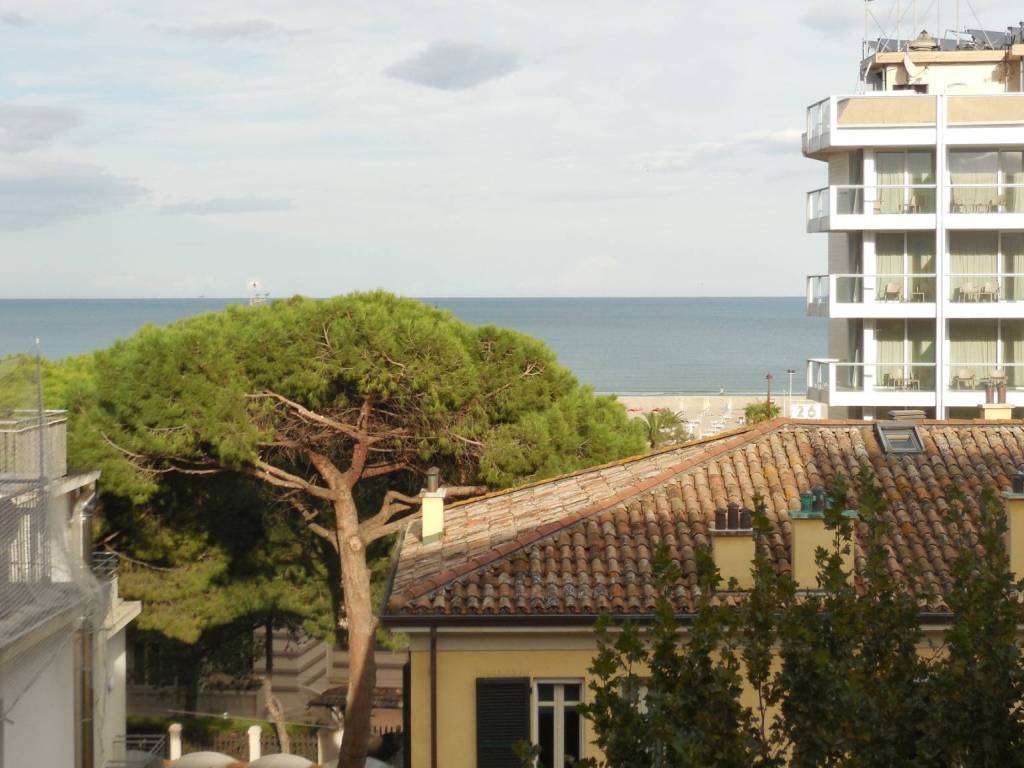 appartamento in vendita a Rimini in zona Marina Centro