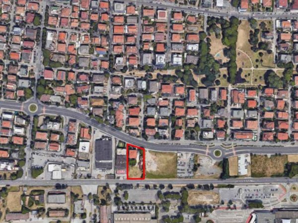negozio in vendita a Rimini in zona Miramare di Rimini