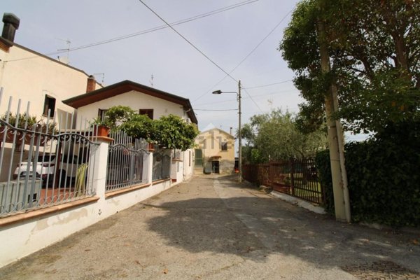 casa indipendente in vendita a Rimini