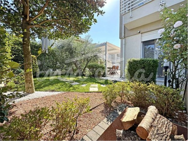 casa indipendente in vendita a Rimini in zona Vergiano