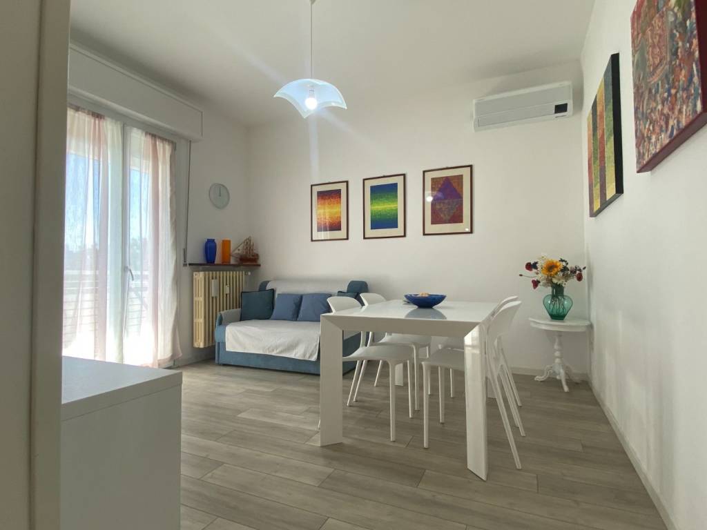 appartamento in vendita a Rimini in zona Marina Centro