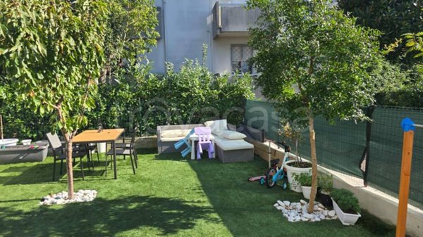 casa indipendente in vendita a Rimini in zona Viserba