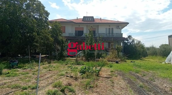 casa indipendente in vendita a Rimini in zona Viserba