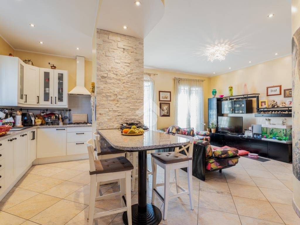 casa indipendente in vendita a Rimini in zona Fiera Vecchia