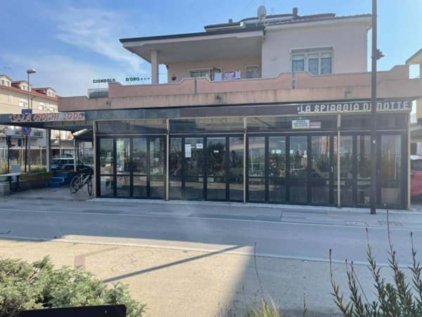 negozio in vendita a Rimini in zona Torre Pedrera