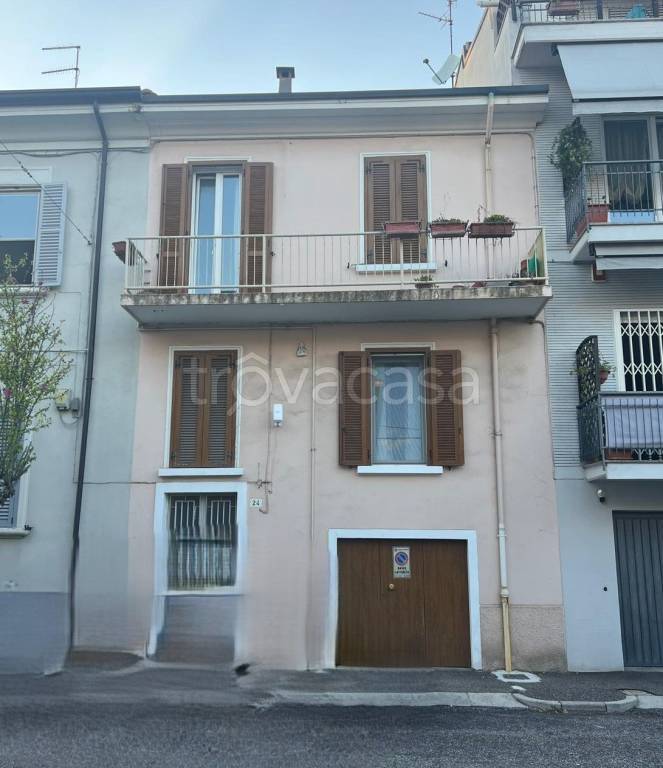 casa indipendente in vendita a Rimini