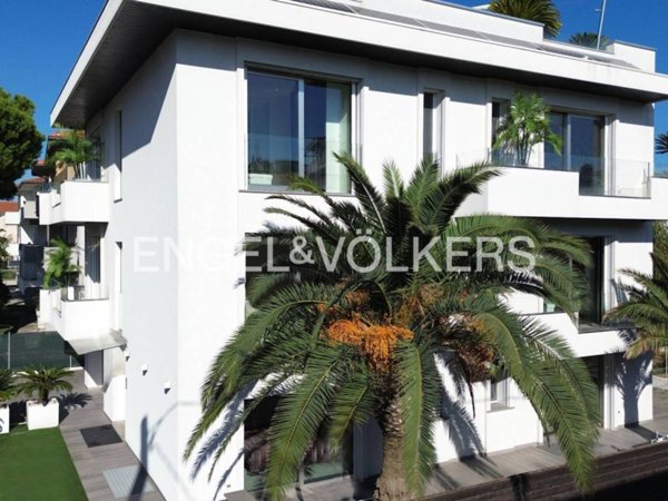casa indipendente in vendita a Rimini in zona Torre Pedrera