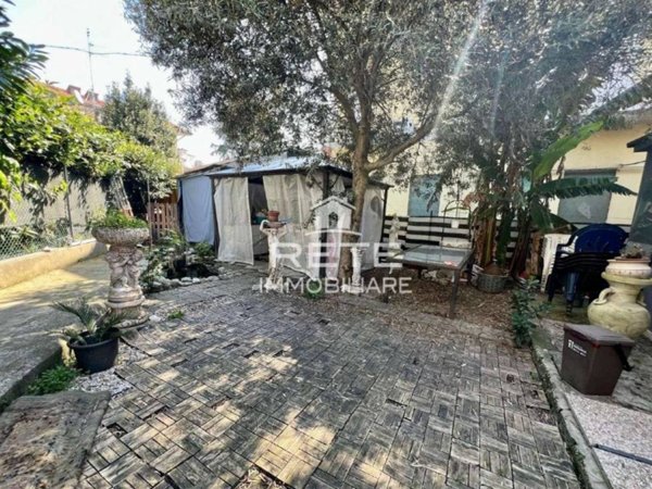 casa indipendente in vendita a Rimini in zona Viserba