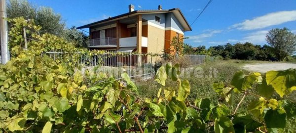 casa indipendente in vendita a Rimini