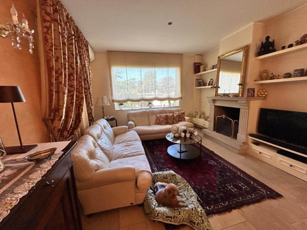 casa indipendente in vendita a Rimini in zona Gaiofana