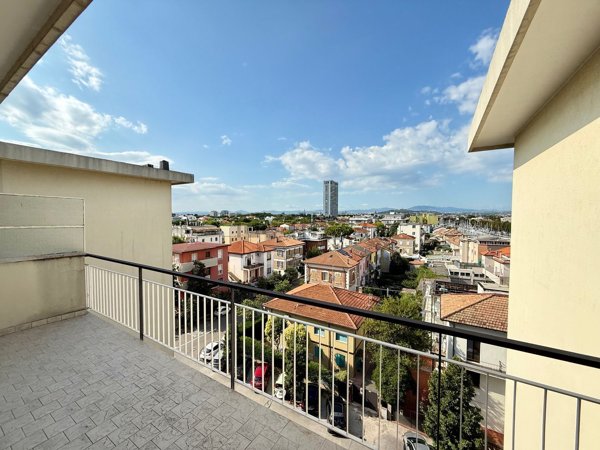 appartamento in vendita a Rimini in zona Marina Centro