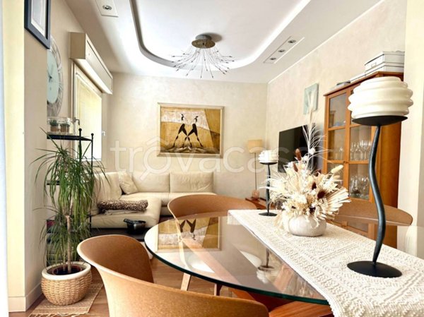 casa indipendente in vendita a Rimini in zona Lagomaggio