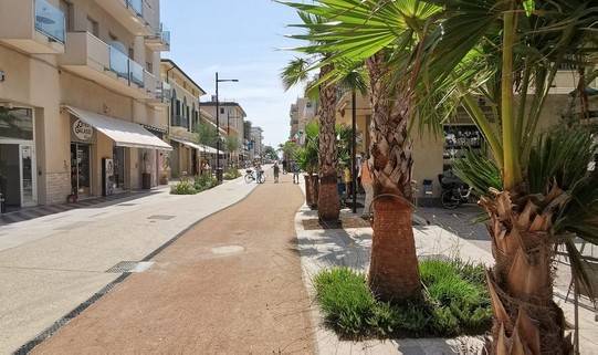 negozio in vendita a Rimini in zona Viserba