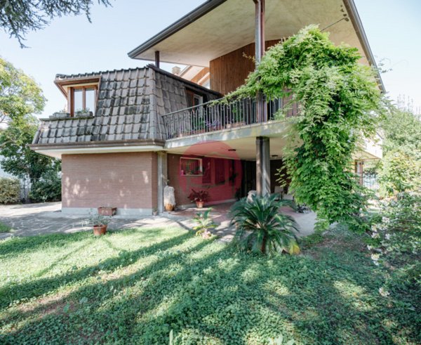 casa indipendente in vendita a Rimini in zona Santa Giustina