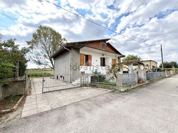 casa indipendente in vendita a Rimini in zona Vergiano