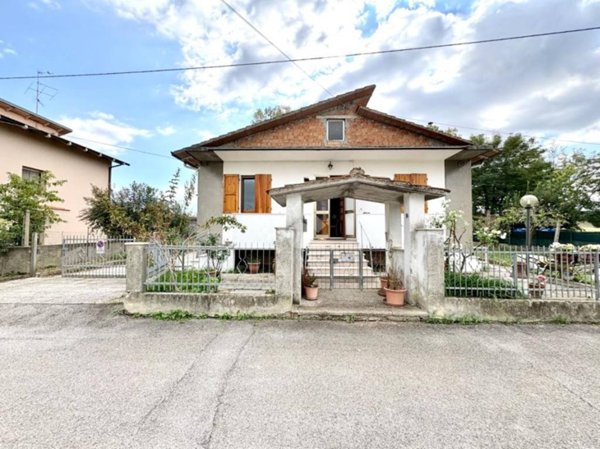casa indipendente in vendita a Rimini in zona Vergiano
