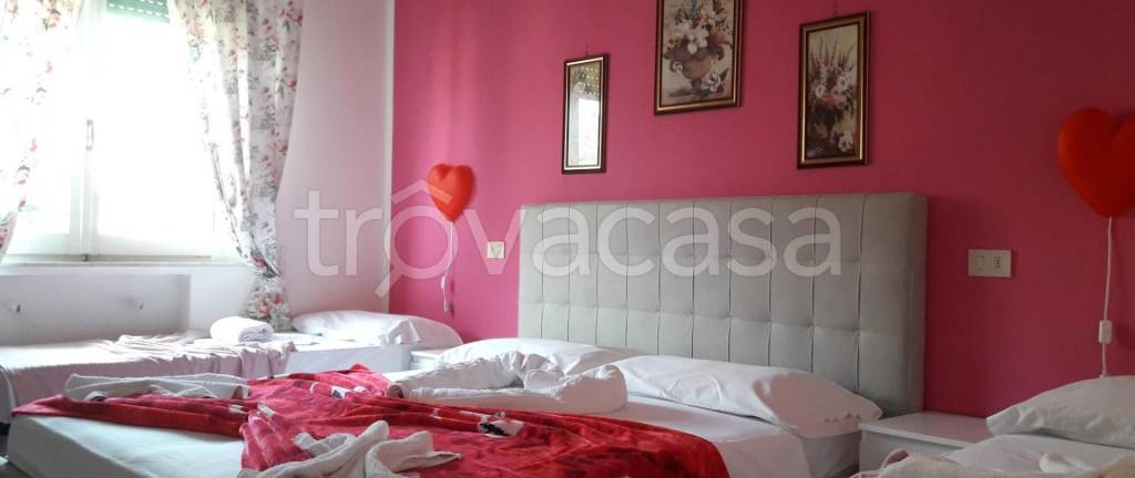 casa indipendente in vendita a Rimini in zona Lagomaggio