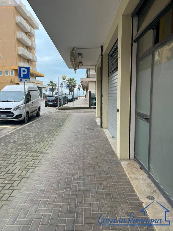 negozio in vendita a Rimini in zona Viserba