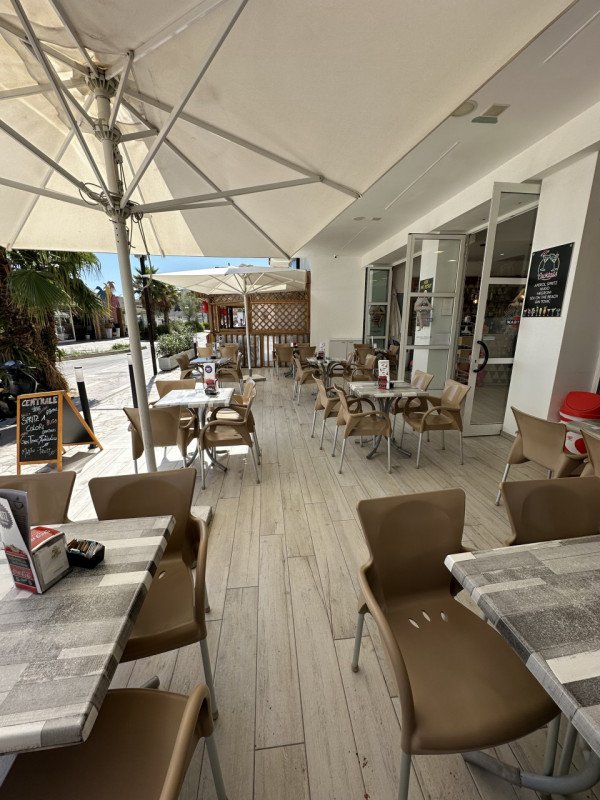 negozio in vendita a Rimini in zona Torre Pedrera