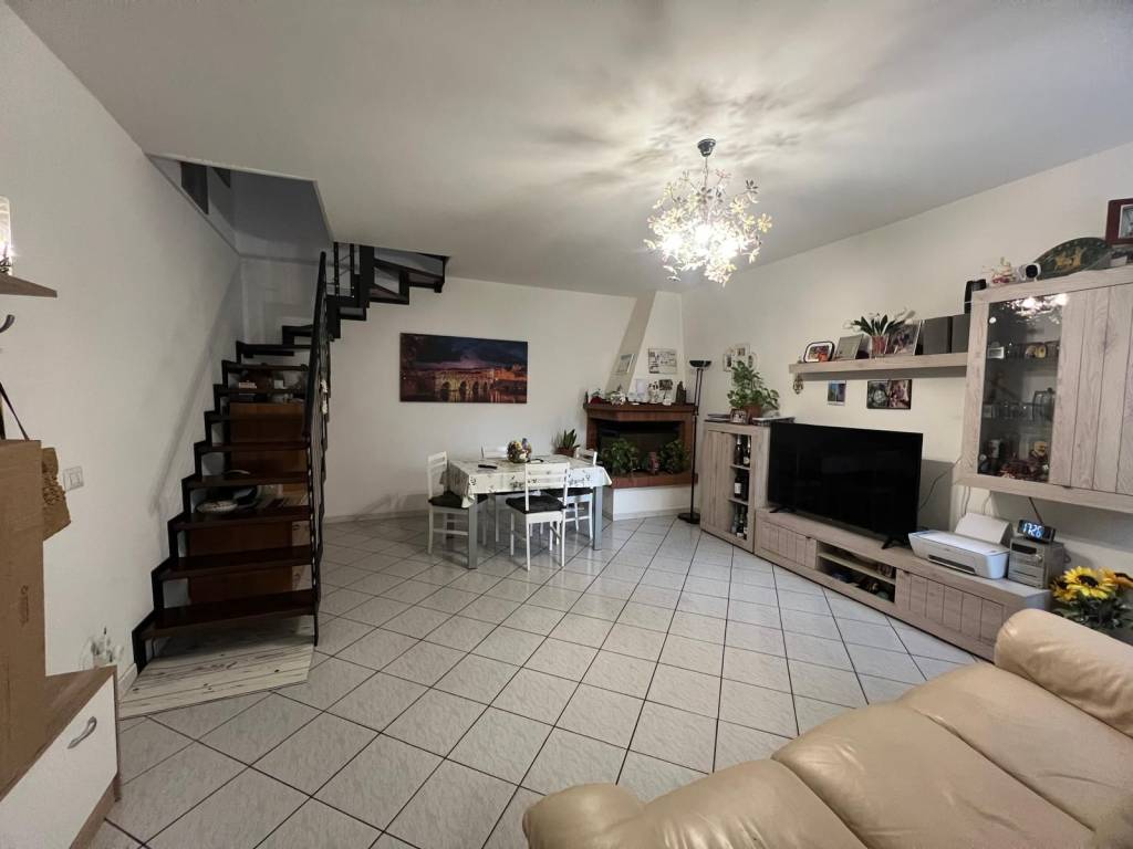 casa indipendente in vendita a Rimini in zona Corpolò