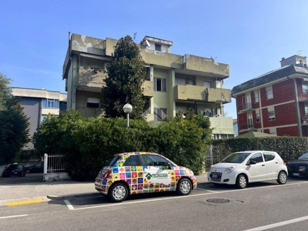 appartamento in vendita a Rimini in zona Miramare di Rimini