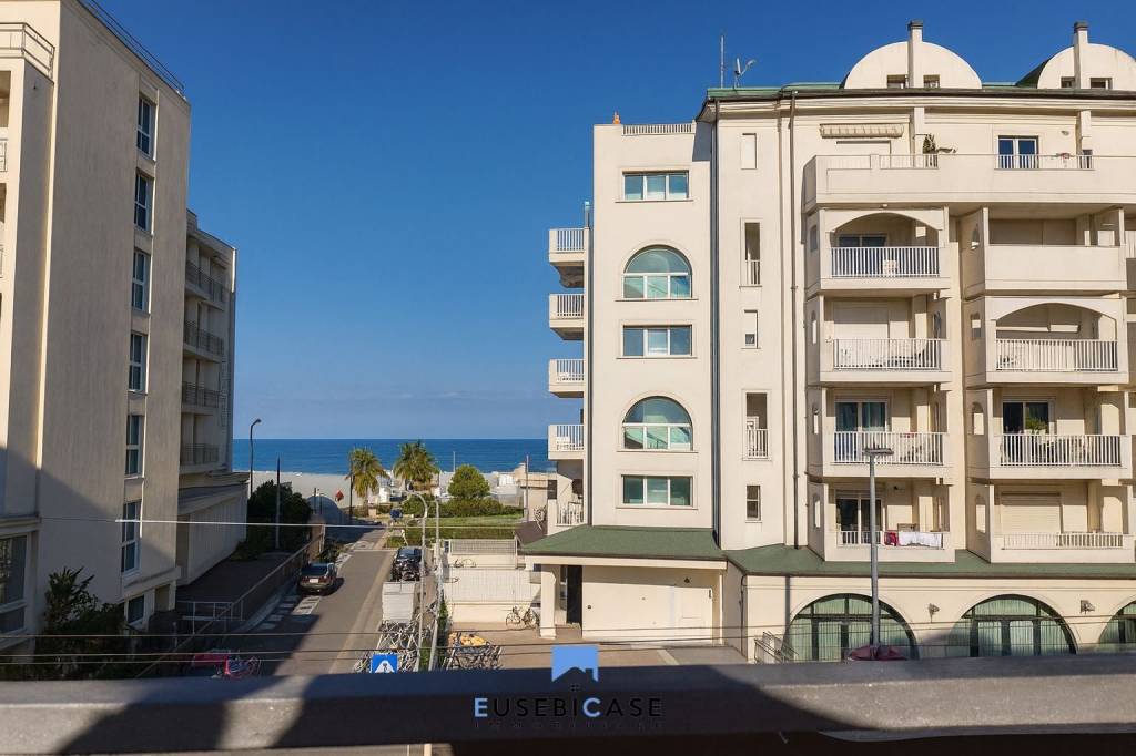appartamento in vendita a Rimini in zona Rivazzurra