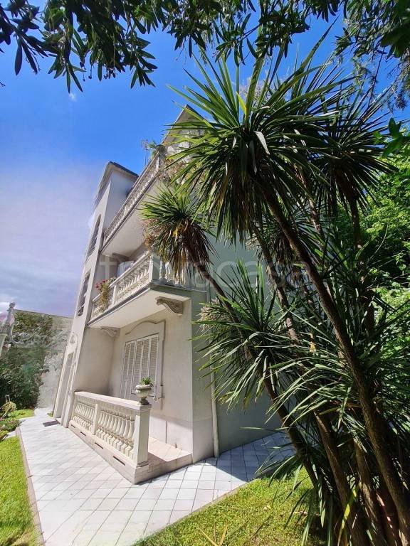 appartamento in vendita a Rimini in zona Marina Centro