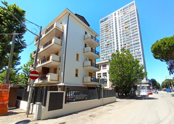 appartamento in vendita a Rimini in zona Marina Centro