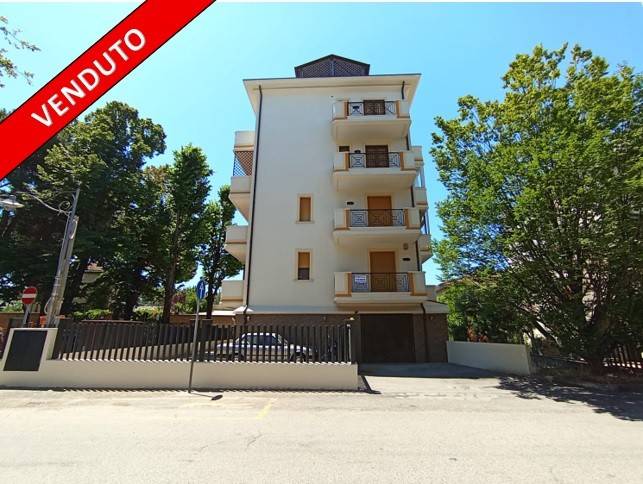 appartamento in vendita a Rimini in zona Marina Centro