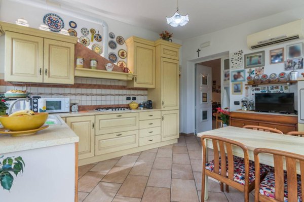 casa indipendente in vendita a Rimini in zona Viserba