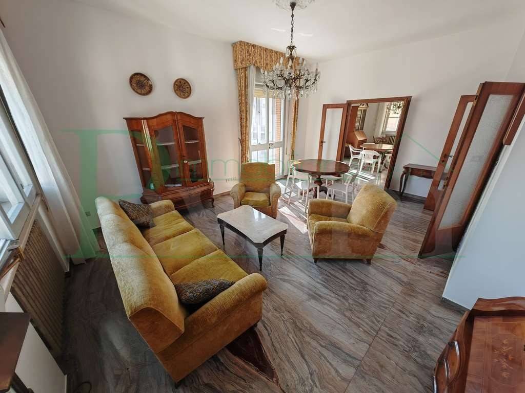 appartamento in vendita a Rimini in zona Marina Centro