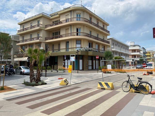 negozio in vendita a Rimini in zona Torre Pedrera