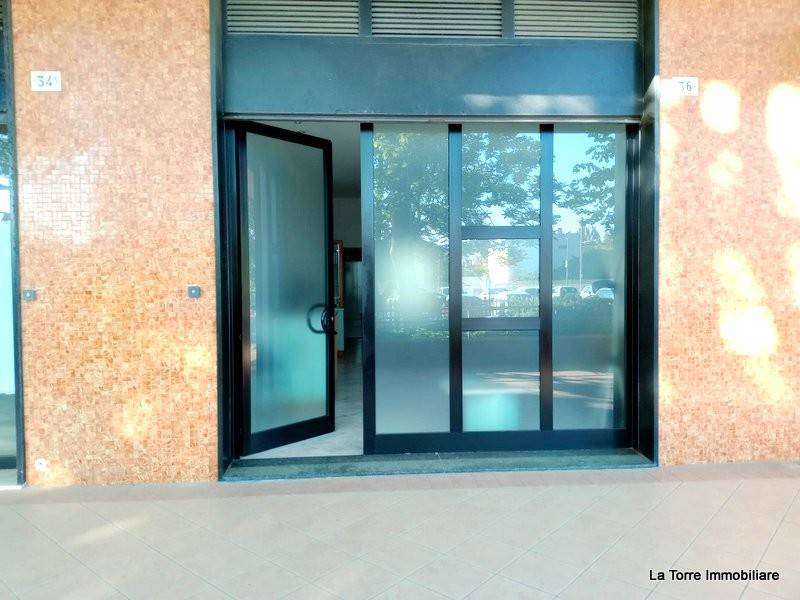 negozio in vendita a Rimini in zona Torre Pedrera