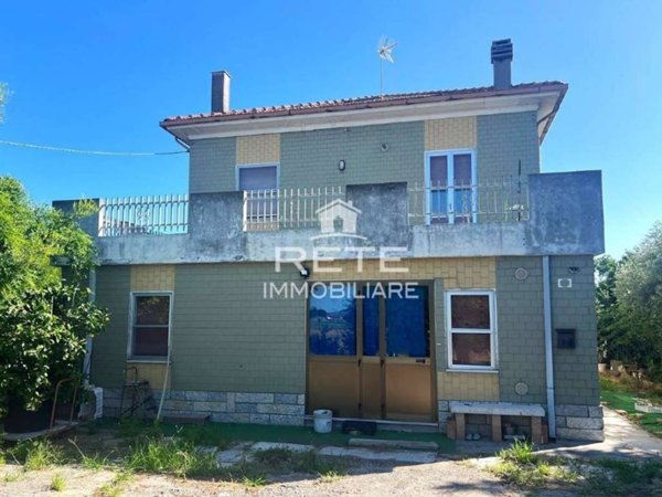 casa indipendente in vendita a Rimini in zona Torre Pedrera