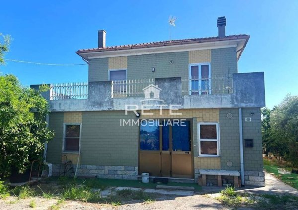 casa indipendente in vendita a Rimini in zona Torre Pedrera