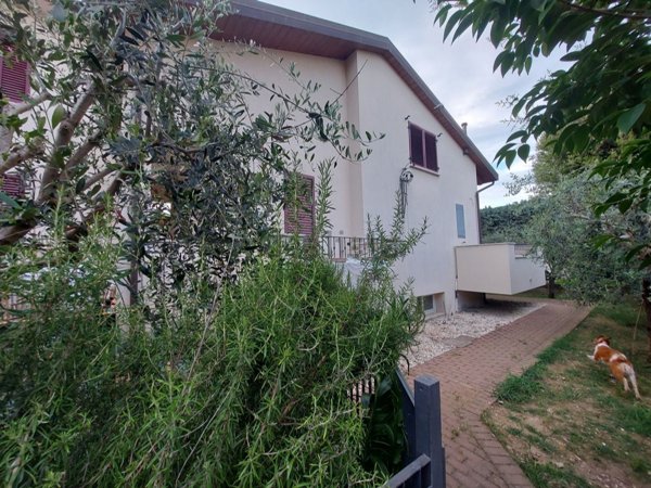 casa indipendente in vendita a Rimini in zona Colonnella