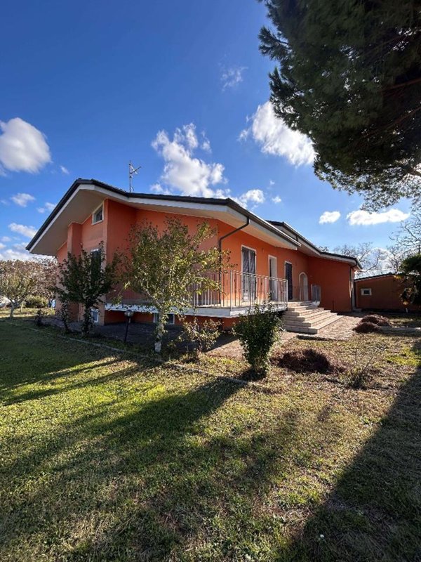 casa indipendente in vendita a Rimini in zona Gaiofana
