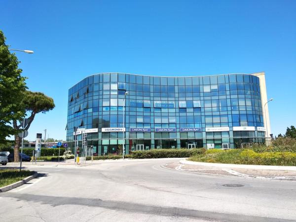 negozio in vendita a Rimini in zona Viserba