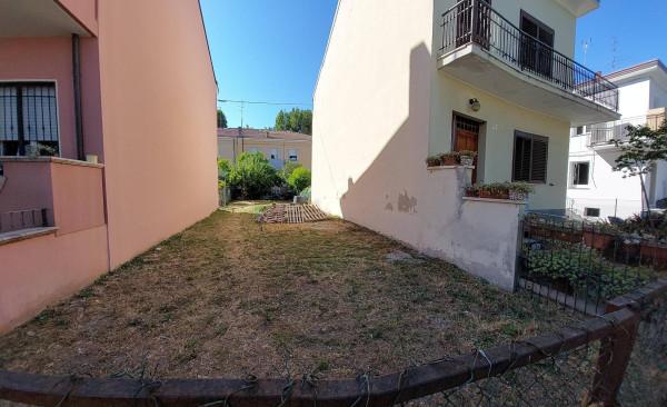 negozio in vendita a Rimini in zona Vergiano