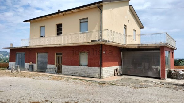 casa indipendente in vendita a Rimini